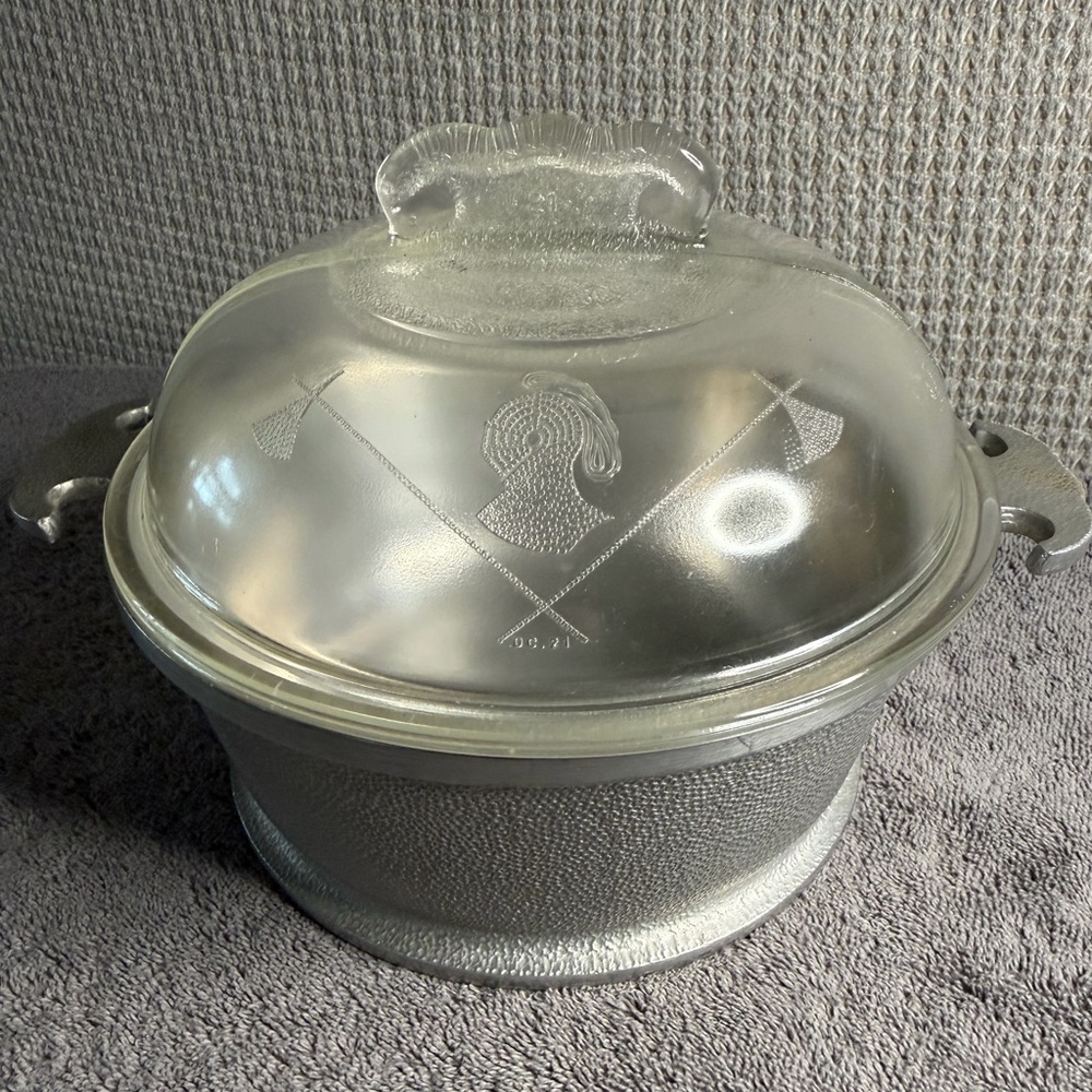 Vintage Guardian Service Ware Glass Covered Roaster/Casserole Dish